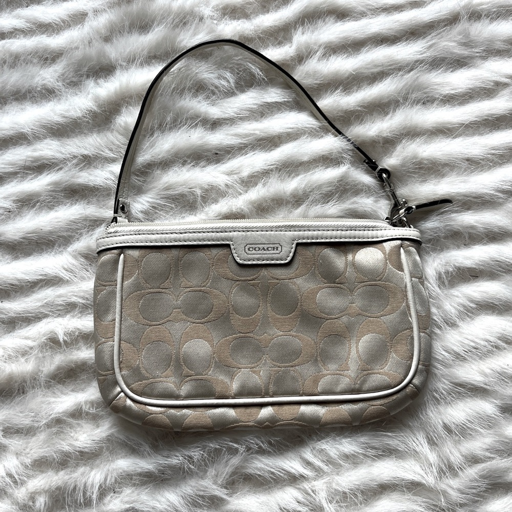 Coach Wristlet Purse Cream/Beige
